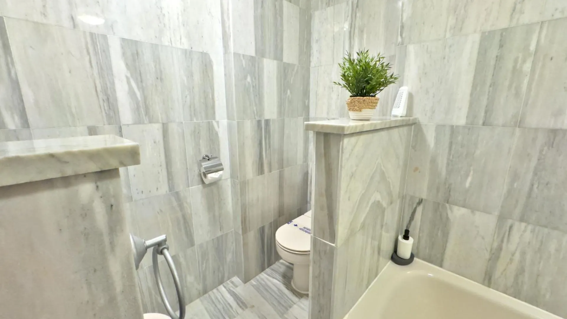 Apartamento En Zona Cabopino Marbella