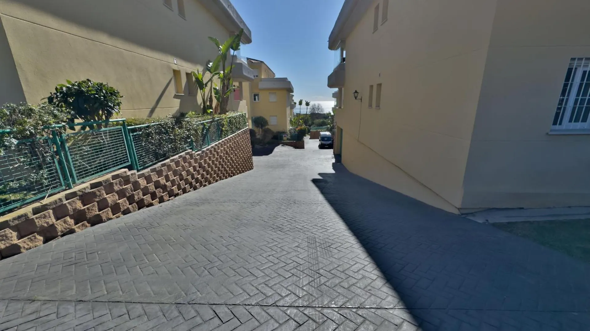Apartamento En Zona Cabopino Marbella