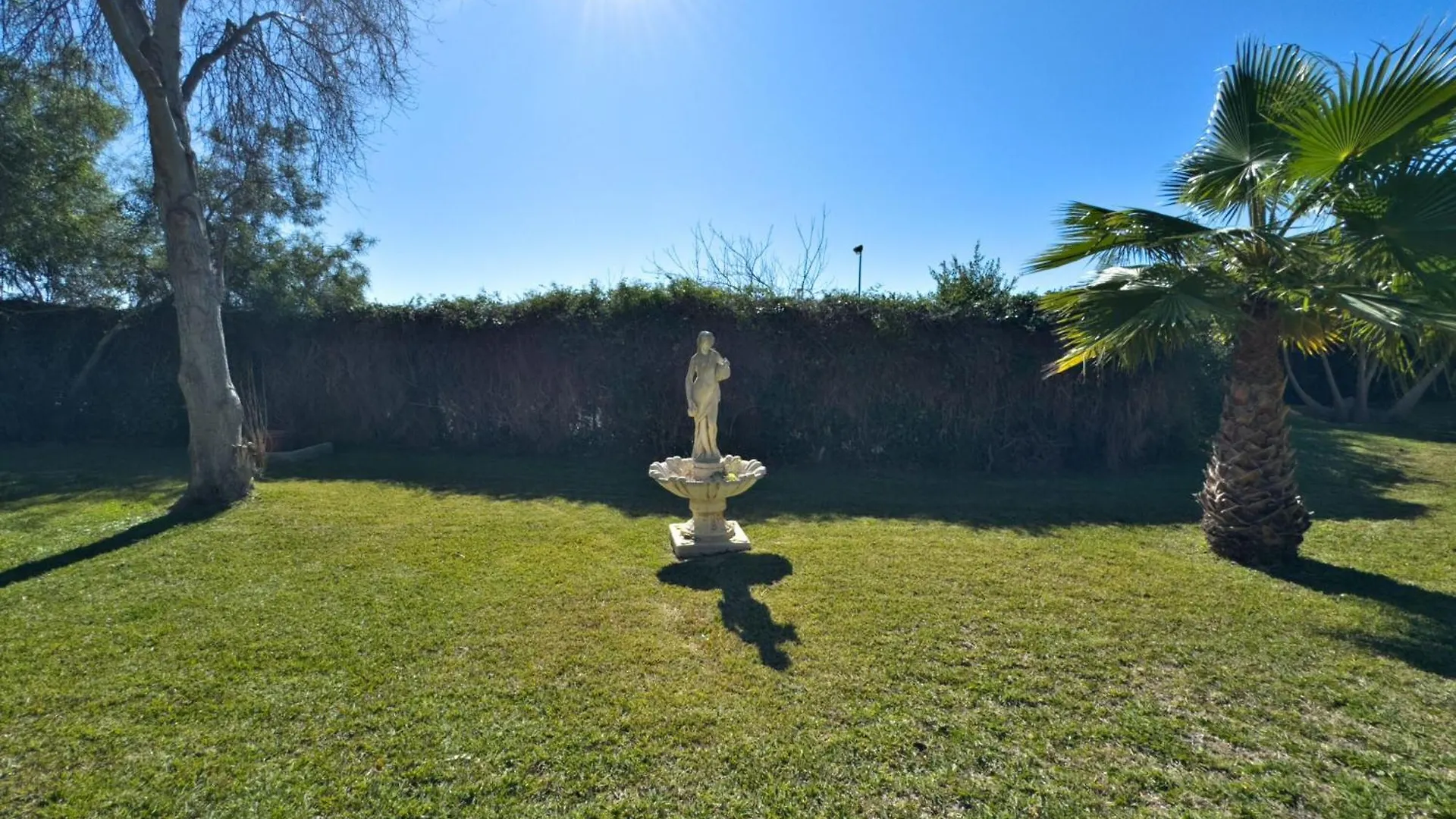 Apartamento En Zona Cabopino Marbella
