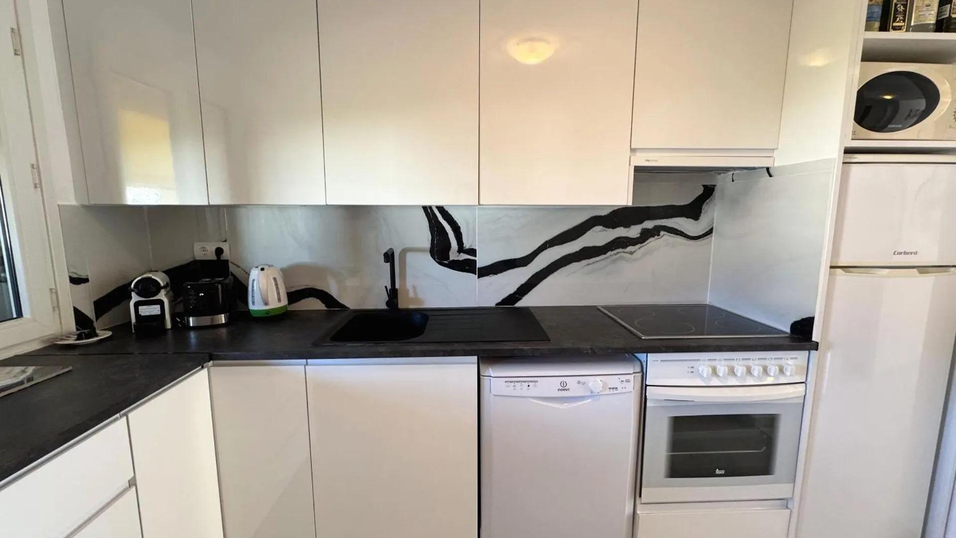 Apartamento En Zona Cabopino Marbella